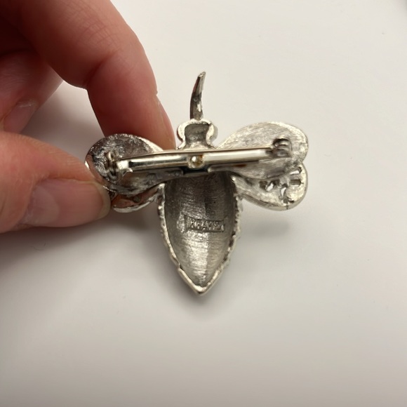 Vintage Rhinestone Donkey Elephant Penguin Dog & Bee (Signed Kramer) Brooch lot - Picture 11 of 11